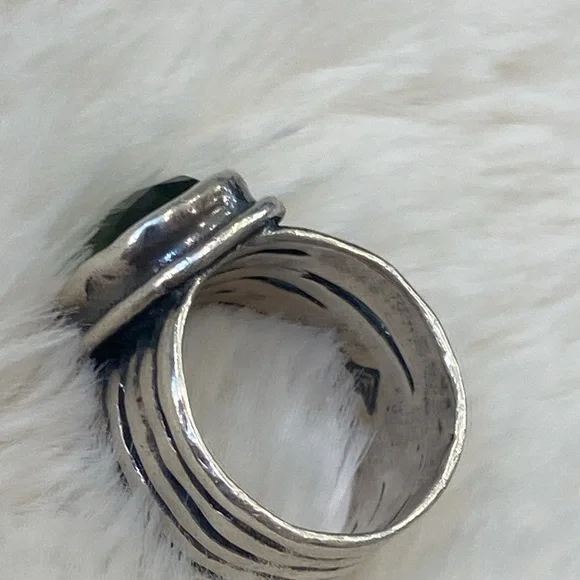 Green Quartz Ring - Picture 4 of 5